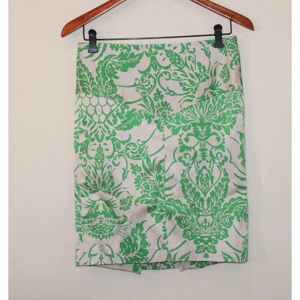 Diane von Furstenberg pencil skirt Size 4 green beige silk blend damask print